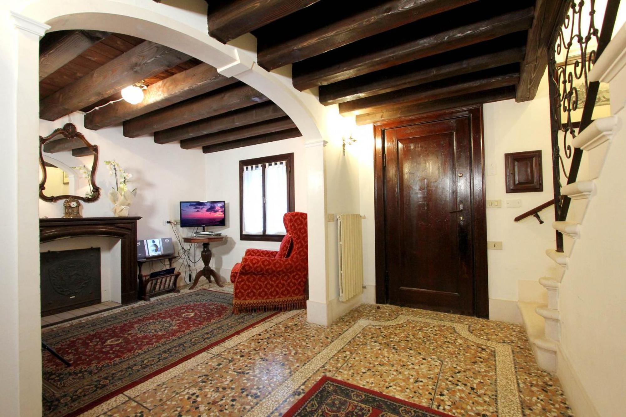 Rialto Market Apartment Venice